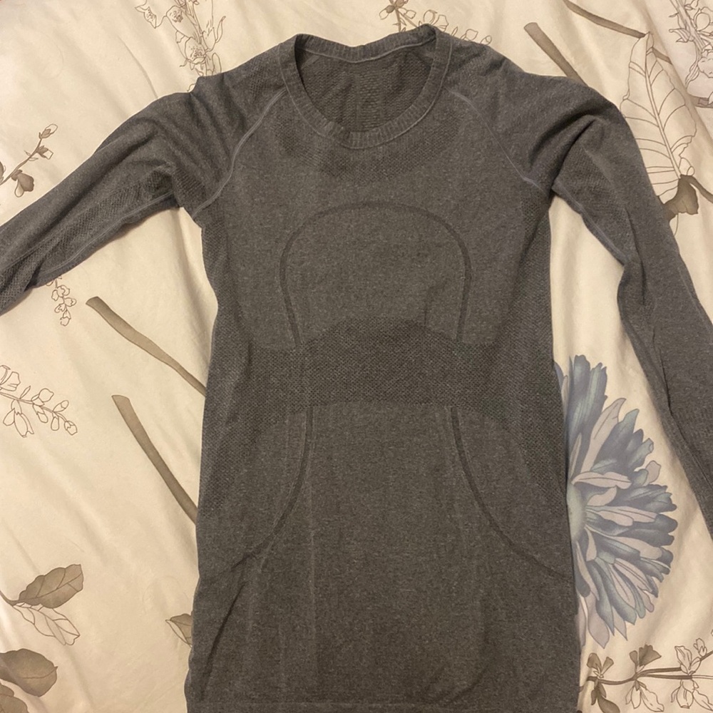 Lululemon Grey Swiftly Long sleeve 6